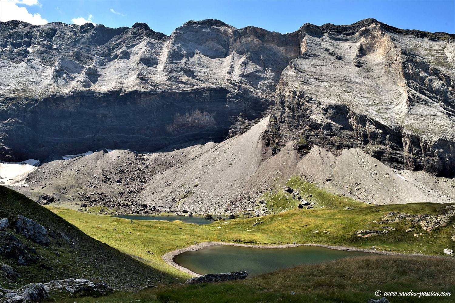 Lacs et muraille de Barroude - Hautes-Pyrénées