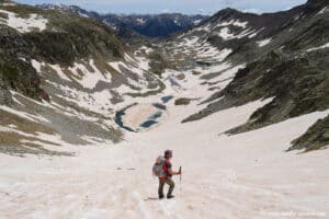 Descente vers les lacs d'Anglos