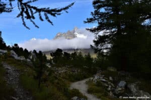 Sur le sentier de Riffelalp à Grunsee