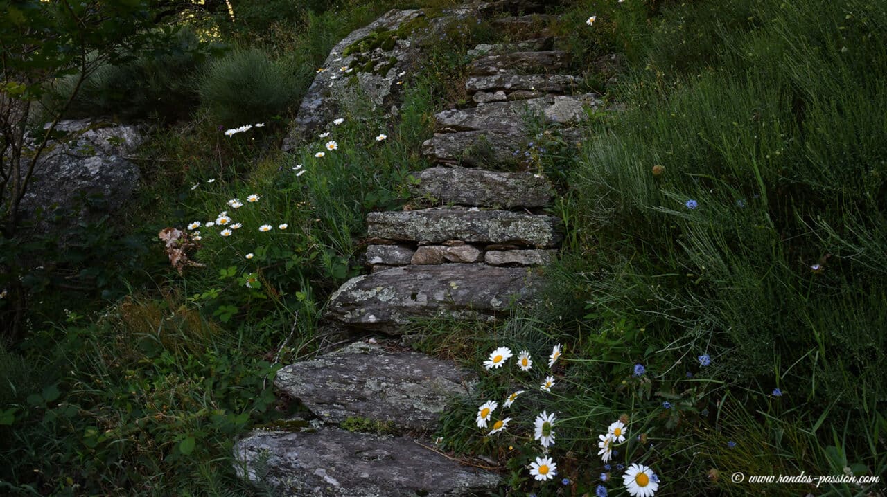 Le chemin des Légendes - Le Sentier des Mille Marches - Randos passion