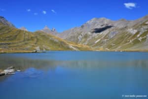 Lac du Goléon et aiguille de la Saussaz
