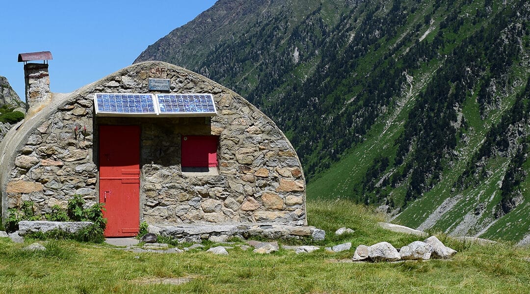 Le refuge Ledormeur et le vallon de la Pacca