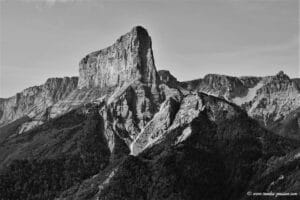 Le Mont aiguille vu depuis le pic de l'Aubeyron