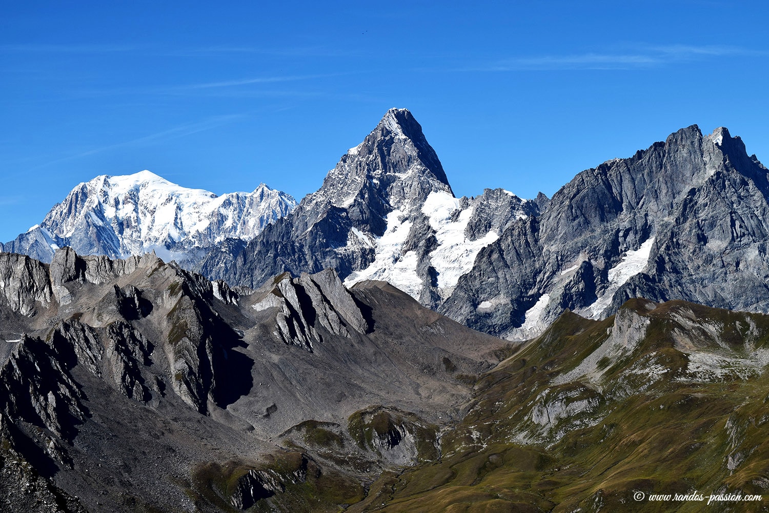 Randonnée à la Tête de Fenêtre - Val d'Aoste - Vue sur le Mont-Blanc et les Grandes-Jorasses