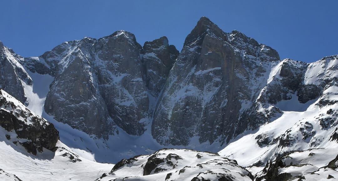 Le lac de Gaube et le refuge des Oulettes