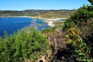 La plage de la Briande en montant au Cap Taillat