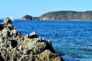 Le sentier du littoral Varois - Vue vers le Cap Lardier
