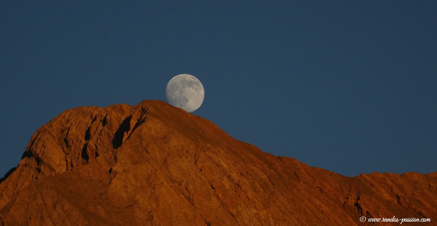 Lever de lune sur le massif du Cotiella