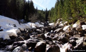 Randonnée à l'Ibon de Plan en raquettes à neige