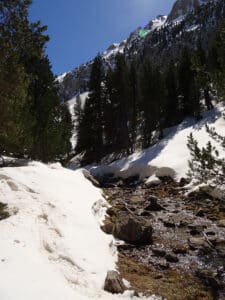 Randonnée à l'Ibon de Plan en raquettes à neige