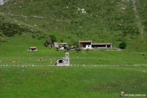 La Vega de Enol et sa petite chapelle