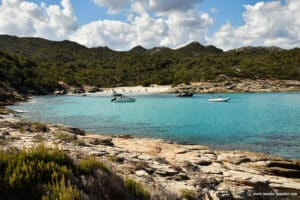 Le désert des Agriates: la plage du Lotu