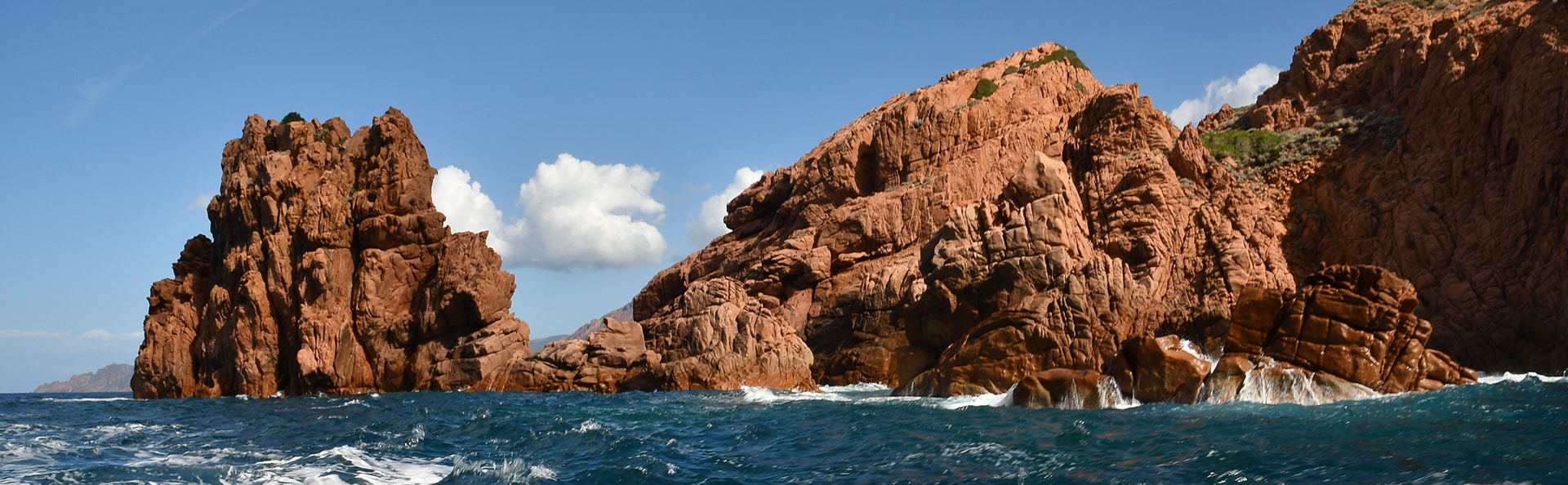 Les Calanques de Piana en bateau