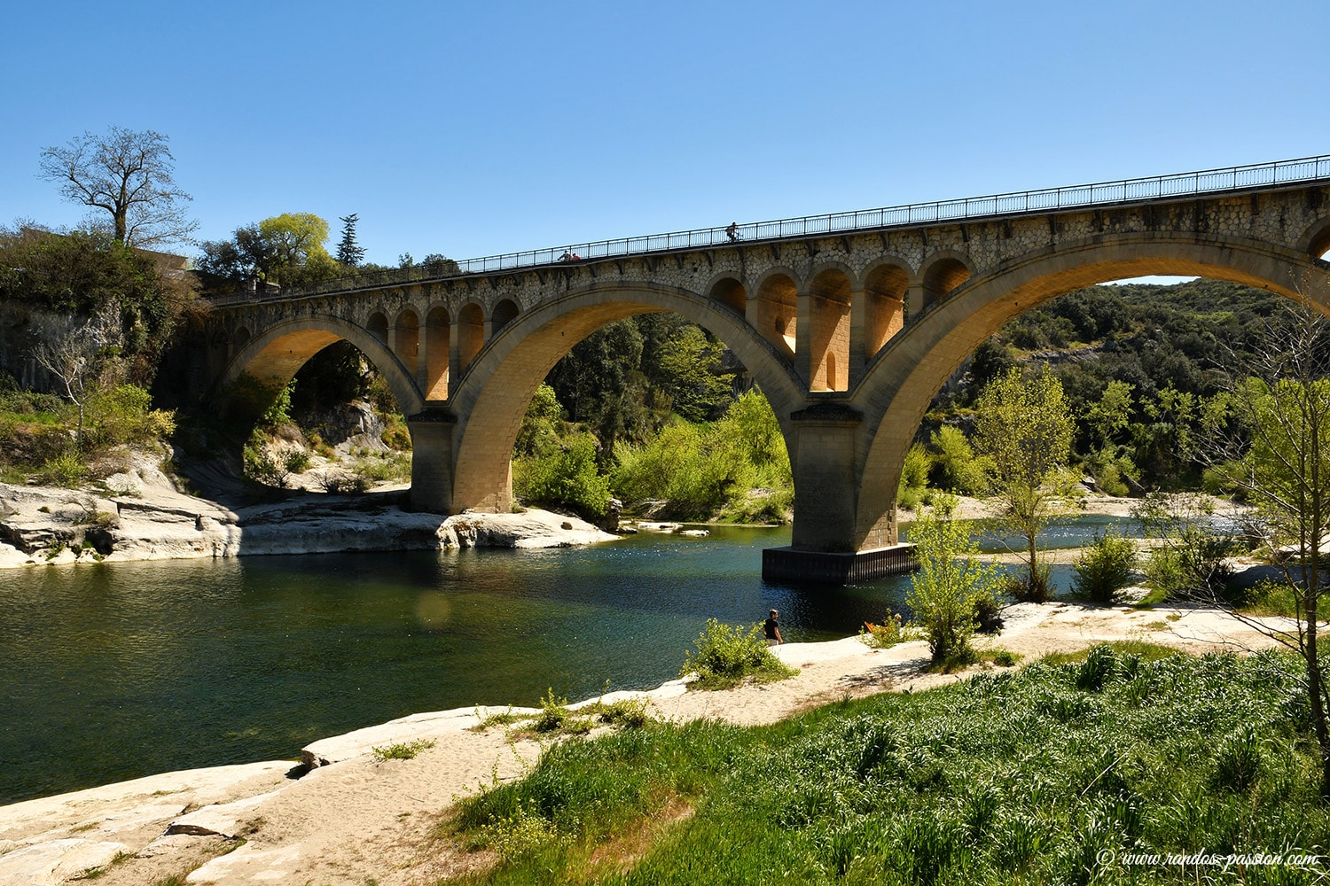 Le pont de Collias