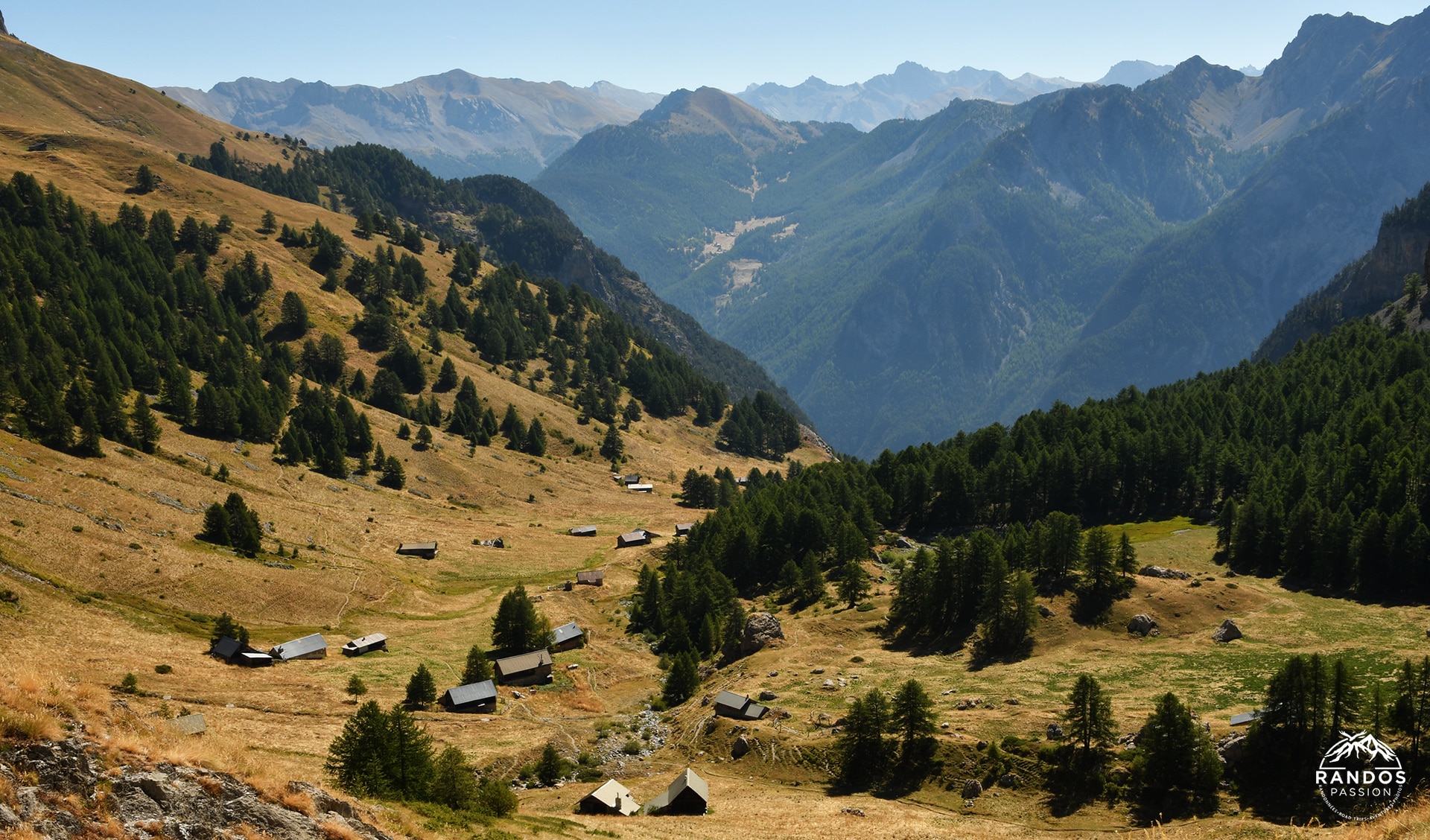 Vue sur les chalets de Furfande