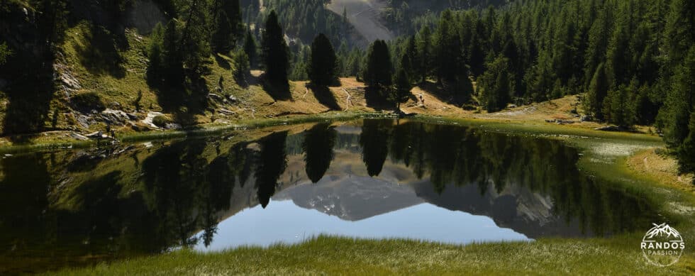 Le lac Miroir et le lac SainteAnne depuis Ceillac Randos passion