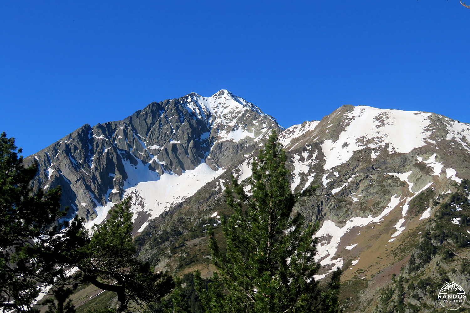 Vue vers le pic de Bugatet Vue vers le pic de Bugatet