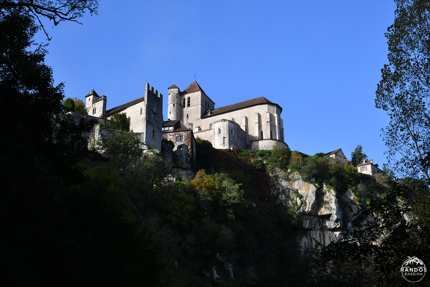 En arrivant à Saint-Cirq Lapopie Randonnée à Saint-Cirq Lapopie