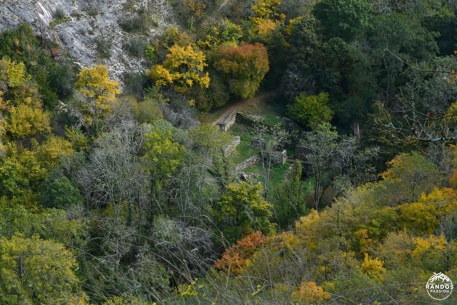 Les ruines des moulins de l'Alzou - Lot Les ruines des moulins de l'Alzou - Lot