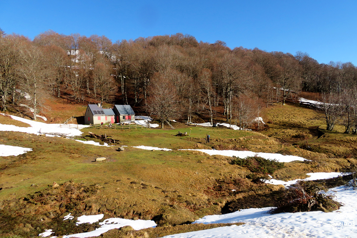 Les estives et la cabane de Roque Pi Les estives et la cabane de Roque Pi
